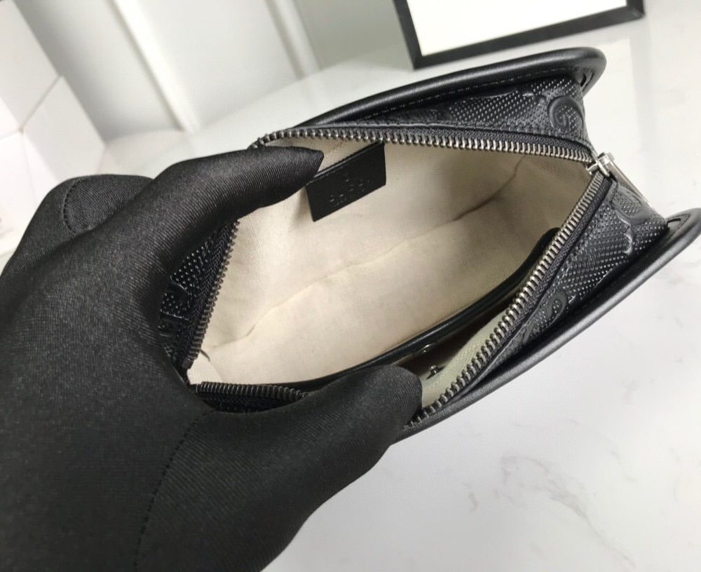 1:1 Replica Gucci GG Embossed Cosmetic Case Black GG Embossed For Men  9in/23cm GG495