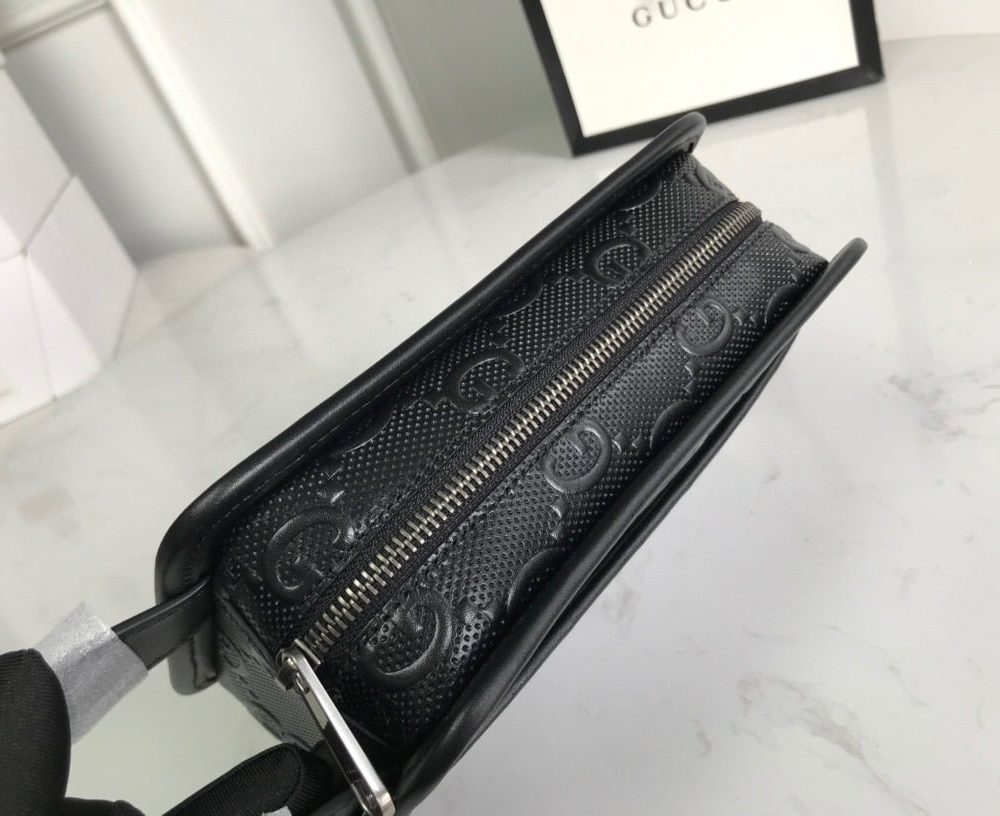 1:1 Replica Gucci GG Embossed Cosmetic Case Black GG Embossed For Men  9in/23cm GG495