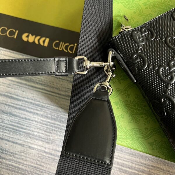 1:1 Replica Gucci GG Embossed Medium Messenger Bag Black GG Embossed For Men 12in/31cm GG 696009 1W3CN 1000