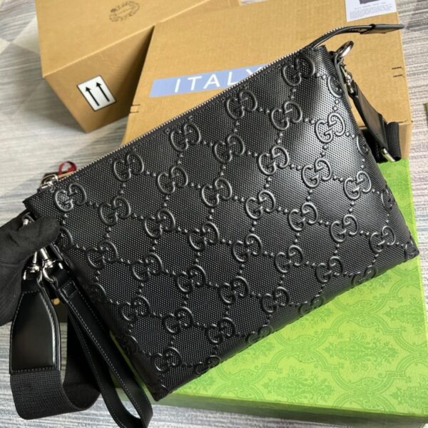 1:1 Replica Gucci GG Embossed Medium Messenger Bag Black GG Embossed For Men 12in/31cm GG 696009 1W3CN 1000