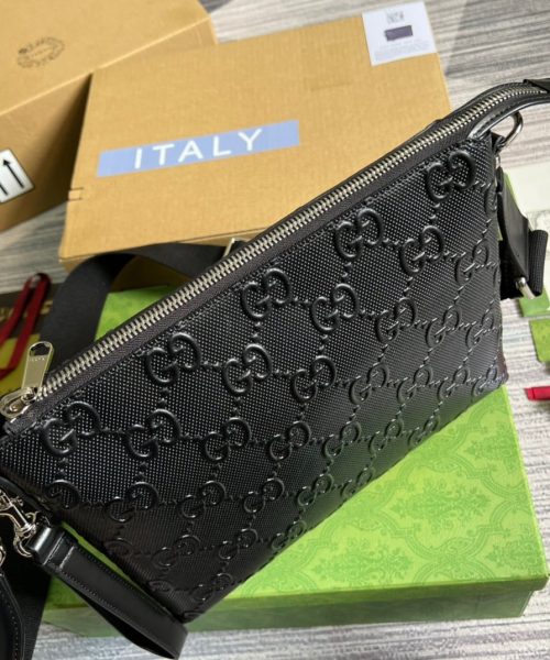 1:1 Replica Gucci GG Embossed Medium Messenger Bag Black GG Embossed For Men 12in/31cm GG 696009 1W3CN 1000