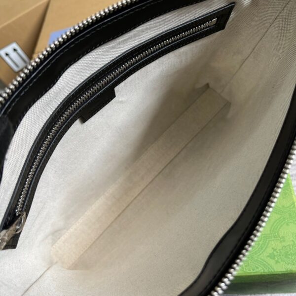 1:1 Replica Gucci GG Embossed Medium Messenger Bag Black GG Embossed For Men 12in/31cm GG 696009 1W3CN 1000