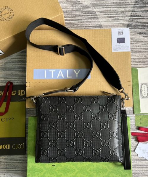 1:1 Replica Gucci GG Embossed Medium Messenger Bag Black GG Embossed For Men 12in/31cm GG 696009 1W3CN 1000