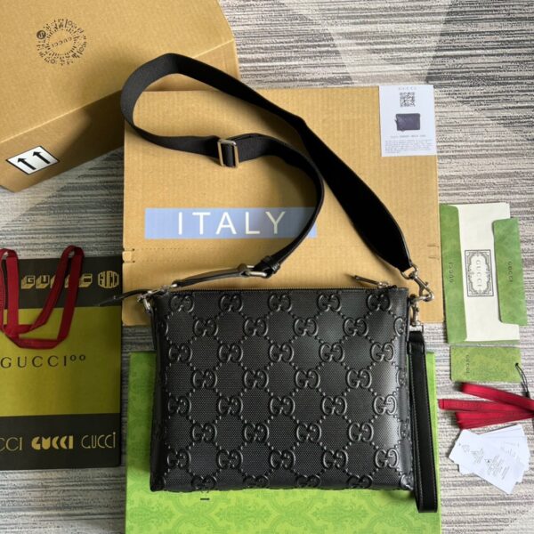1:1 Replica Gucci GG Embossed Medium Messenger Bag Black GG Embossed For Men 12in/31cm GG 696009 1W3CN 1000