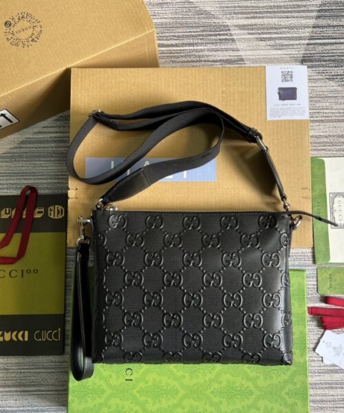 1:1 Replica Gucci GG Embossed Medium Messenger Bag Black GG Embossed For Men 12in/31cm GG 696009 1W3CN 1000