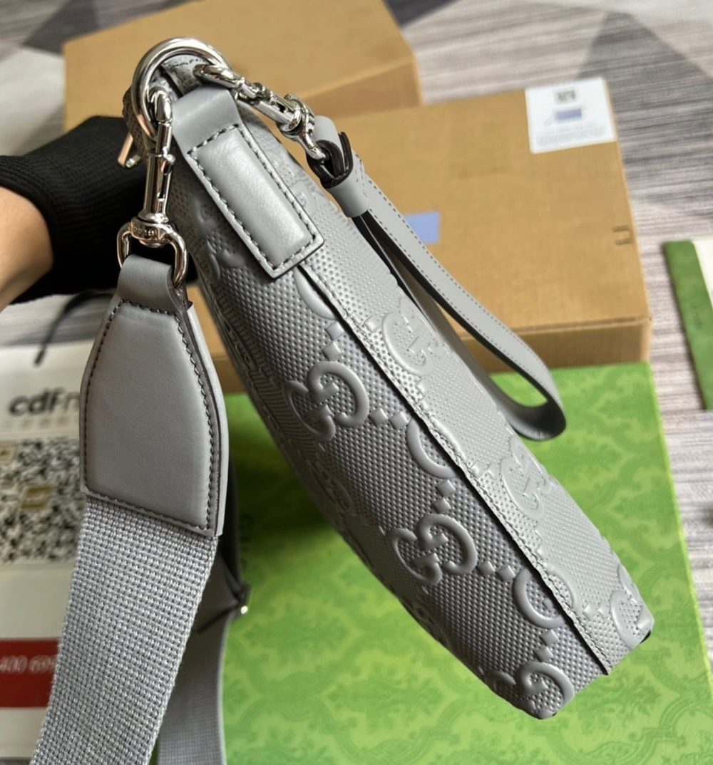 1:1 Replica Gucci GG Embossed Medium Messenger Bag Grey GG Embossed For Men 12in/31cm GG