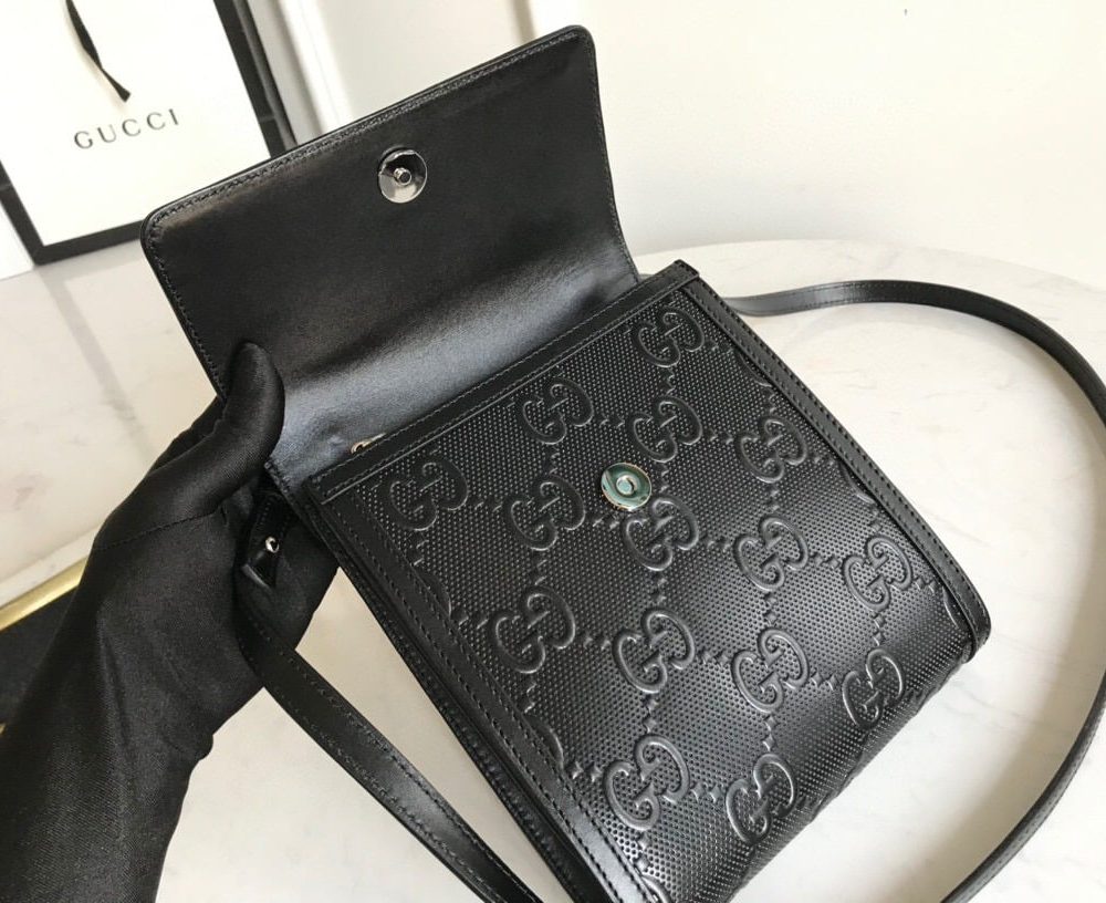 1:1 Replica Gucci GG Embossed Messenger Bag Black GG Embossed For Men 8.1in/20.5cm GG 625782 1W3AN 1000465