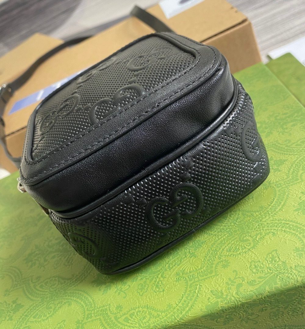 1:1 Replica Gucci GG Embossed Mini Bag Black GG Embossed For Men 6.7in/17cm GG 658553 1W3AN 1000