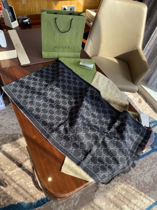Gucci GG Lamé Lacquard Stole Scarf Black 71in/180cm
