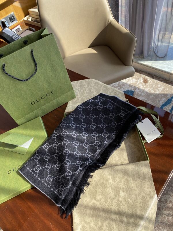 Gucci GG Lamé Lacquard Stole Scarf Black 71in/180cm