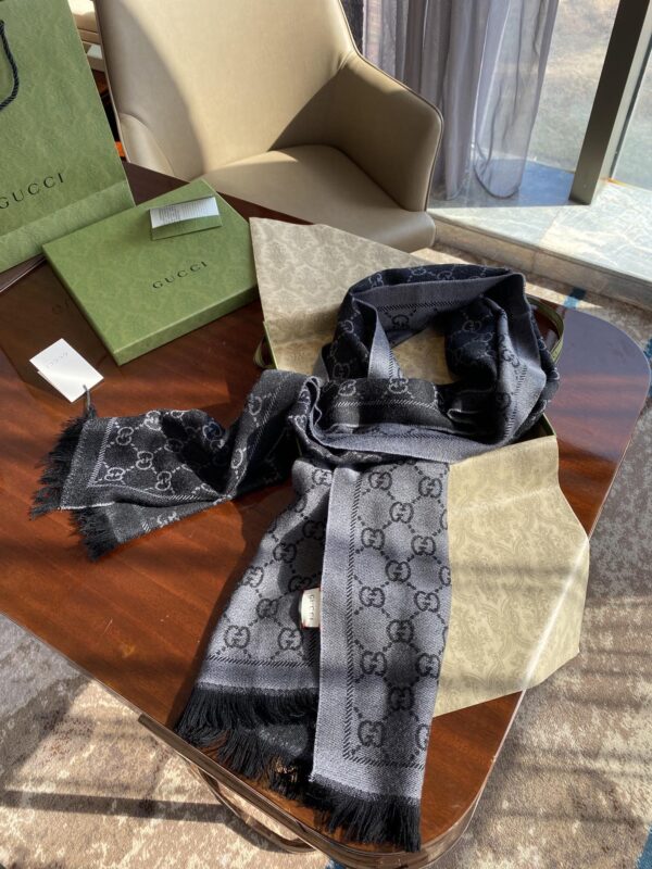 Gucci GG Lamé Lacquard Stole Scarf Black 71in/180cm