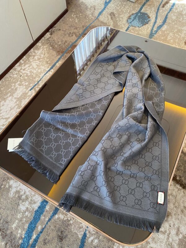 Gucci GG Lamé Lacquard Stole Scarf Grey 71in/180cm