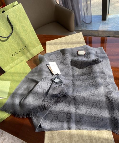 Gucci GG Lamé Lacquard Stole Scarf Grey 71in/180cm 