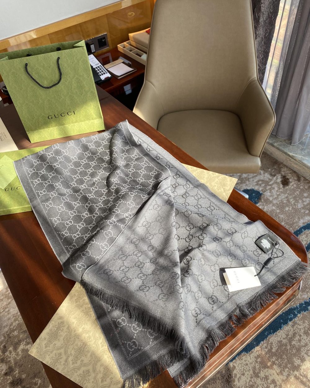 Gucci GG Lamé Lacquard Stole Scarf Grey 71in/180cm 