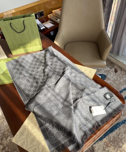 Gucci GG Lamé Lacquard Stole Scarf Grey 71in/180cm 