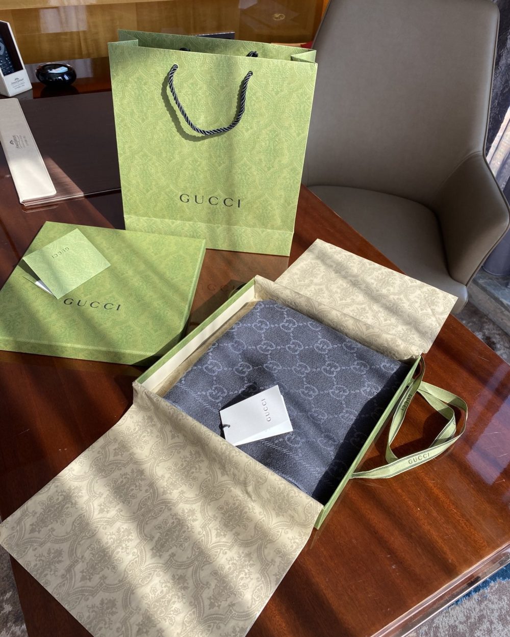 Gucci GG Lamé Lacquard Stole Scarf Grey 71in/180cm 