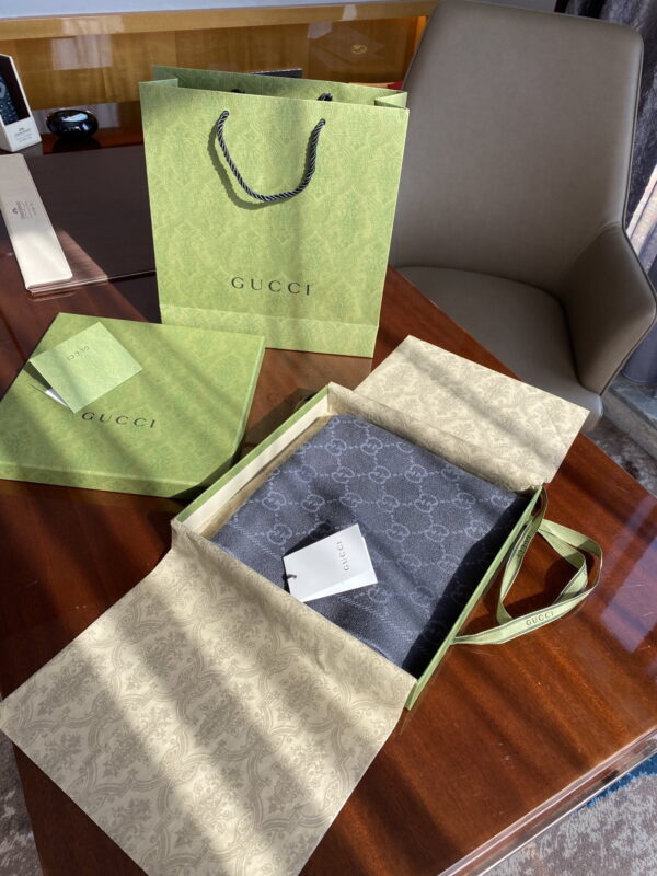 Gucci GG Lamé Lacquard Stole Scarf Grey 71in/180cm