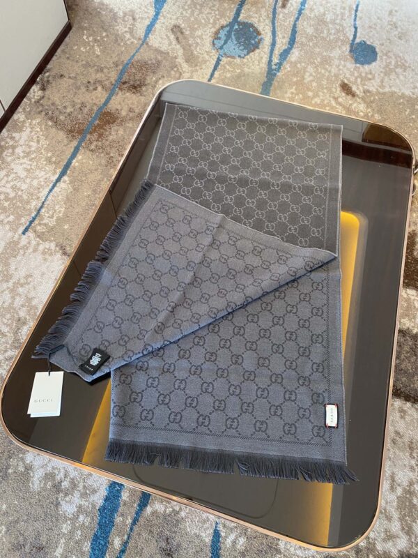 Gucci GG Lamé Lacquard Stole Scarf Grey 71in/180cm