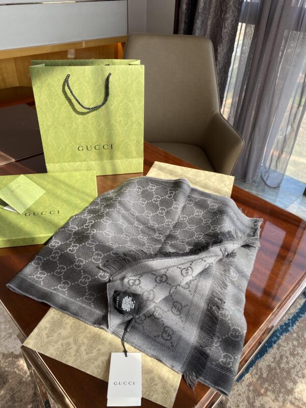 Gucci GG Lamé Lacquard Stole Scarf Grey 71in/180cm 