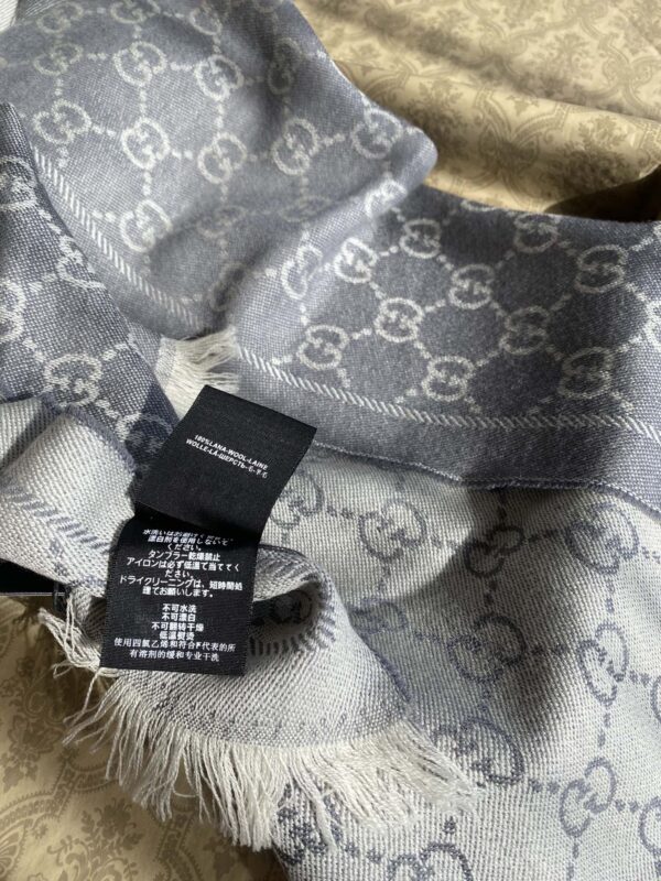 Gucci GG Lamé Lacquard Stole Scarf Light Grey 71in/180cm