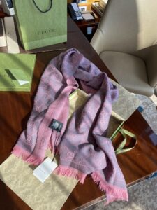 Gucci GG Lamé Lacquard Stole Scarf Pink 71in/180cm 