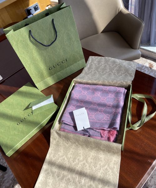 Gucci GG Lamé Lacquard Stole Scarf Pink 71in/180cm 