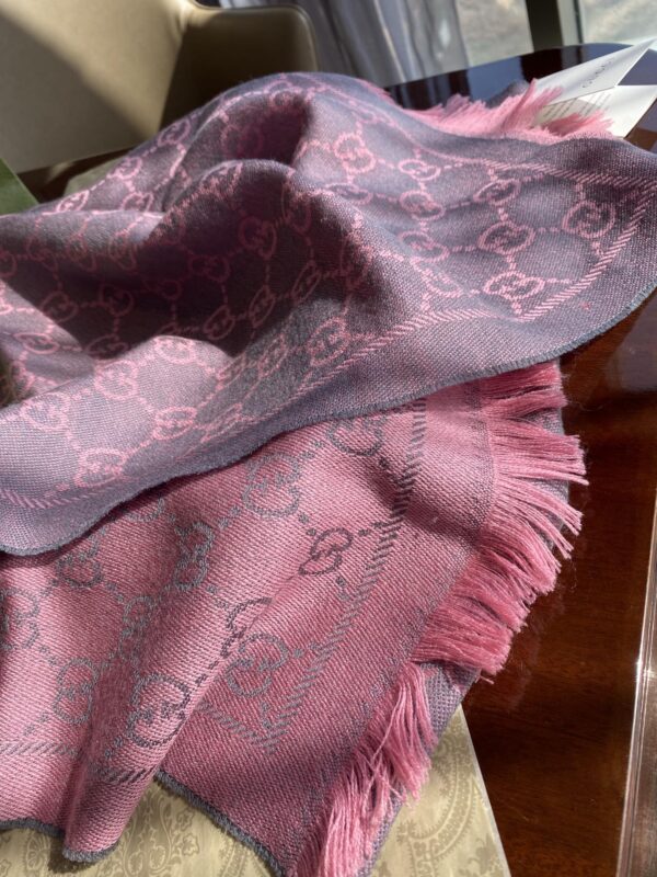 Gucci GG Lamé Lacquard Stole Scarf Pink 71in/180cm 