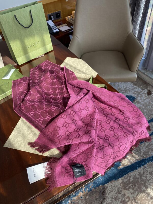 Gucci GG Lamé Lacquard Stole Scarf Purple 71in/180cm 