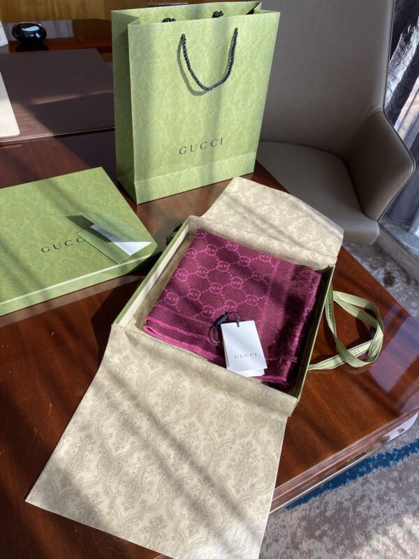 Gucci GG Lamé Lacquard Stole Scarf Purple 71in/180cm