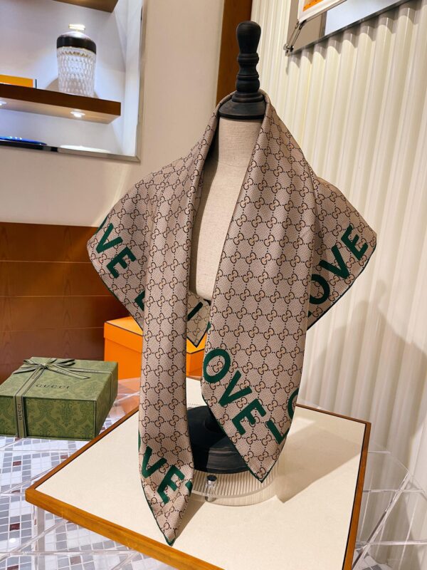 Gucci GG 'Love' Print silk Beige and Green Scarf 90cm/35in 