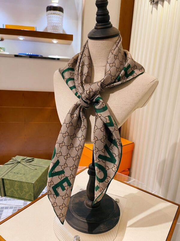Gucci GG 'Love' Print silk Beige and Green Scarf 90cm/35in 