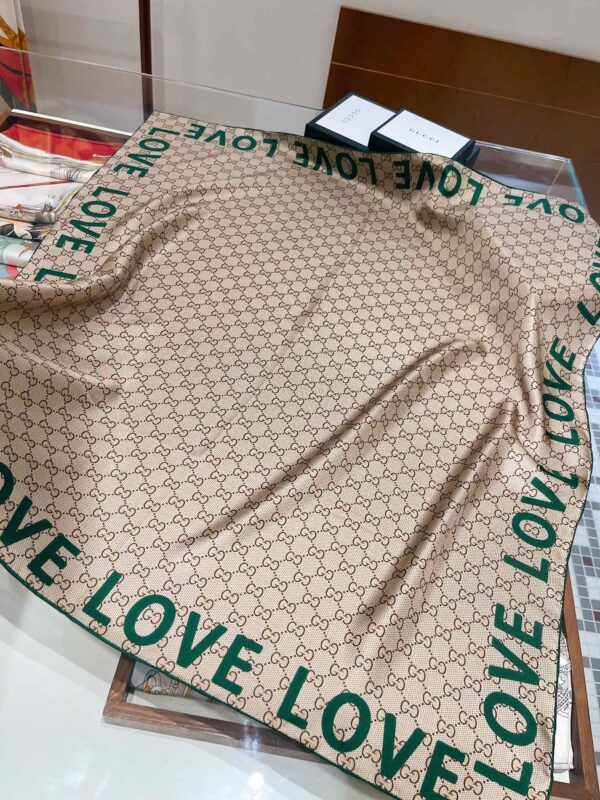 Gucci GG 'Love' Print silk Beige and Green Scarf 90cm/35in 
