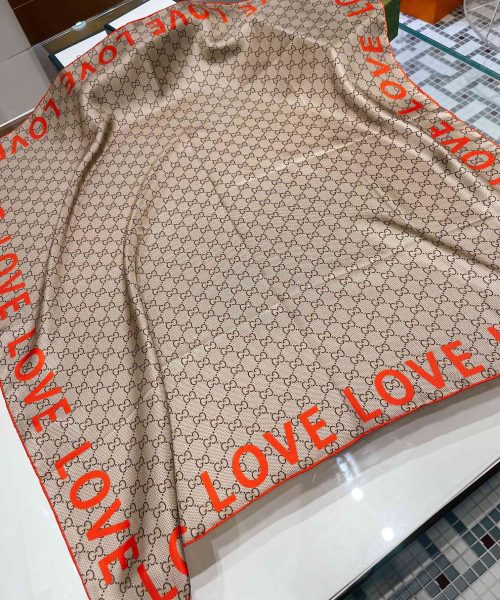 Gucci GG 'Love' Print silk Beige and Red Scarf 90cm/35in ‎681907 3G001 9774 
