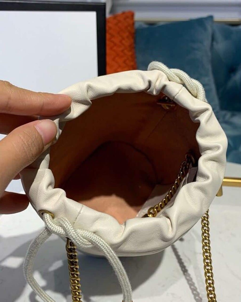 1:1 Replica Gucci GG Marmont Mini Bucket Bag White Matelassé Chevron For Women 6in/13cm GG 575163 DTDRT 9022