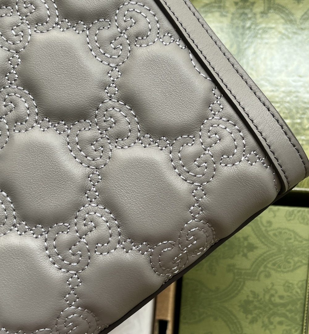 1:1 Replica Gucci GG Matelassé Small Bag Grey For Women, Women's Bags 10.2in/26cm GG‎ ‎702200 UM8HG 1563