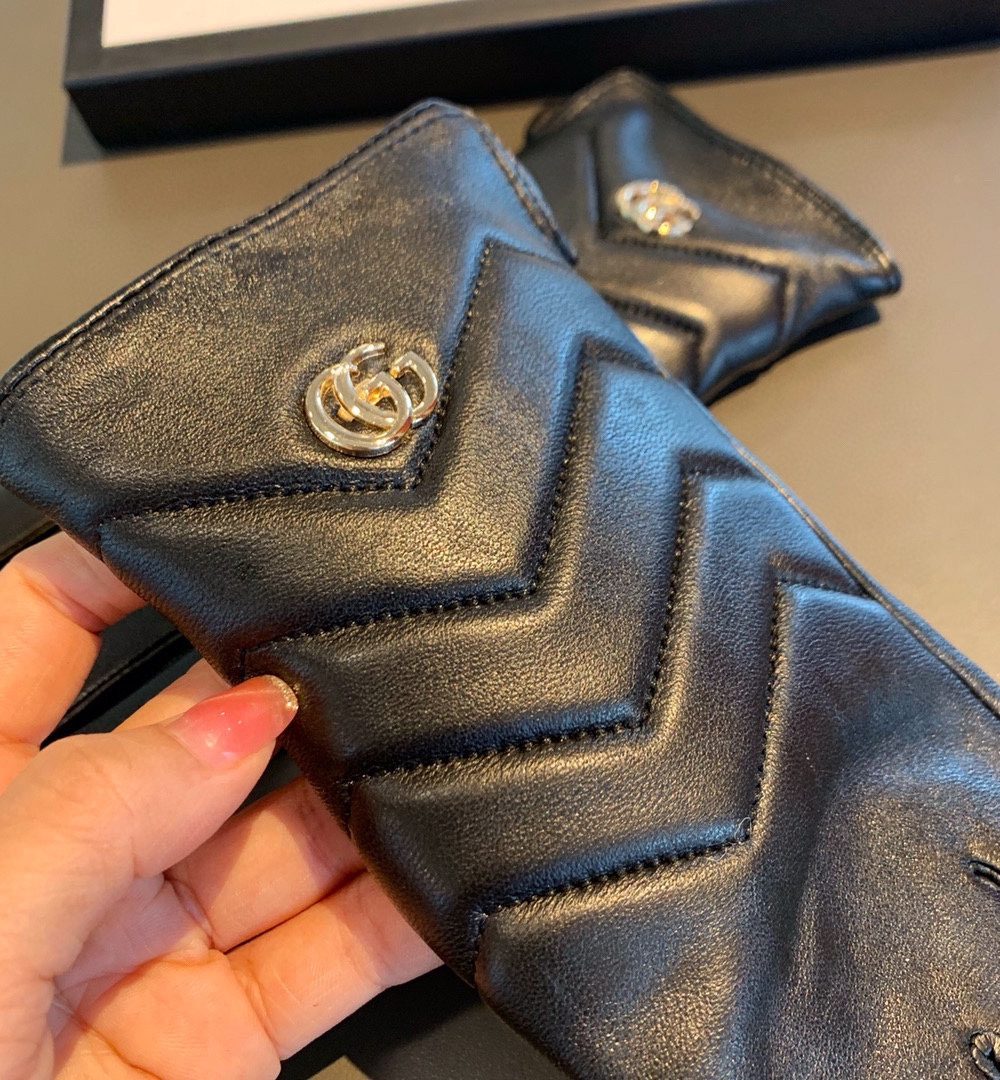Gucci Gloves With Signature Double G Motif In Black