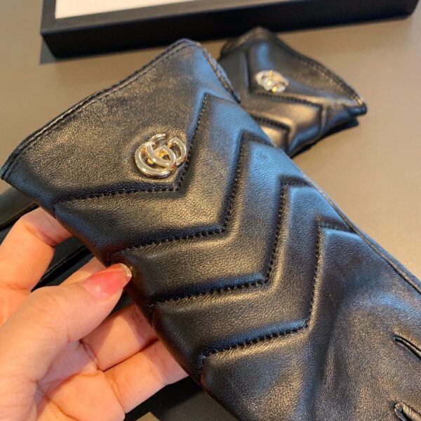 Gucci Gloves With Signature Double G Motif In Black
