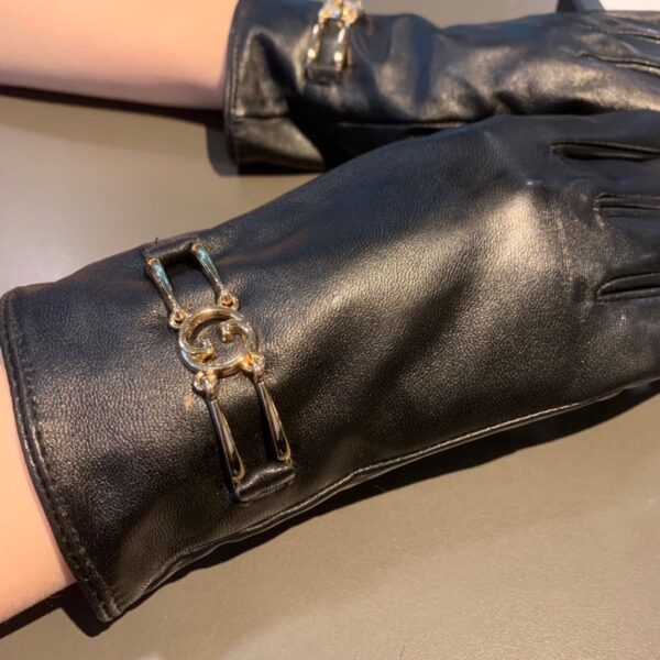 Gucci Gloves With Signature Double G Motif In Black