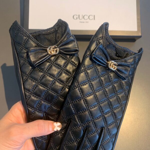 Gucci Gloves With Signature Double G Motif In Black