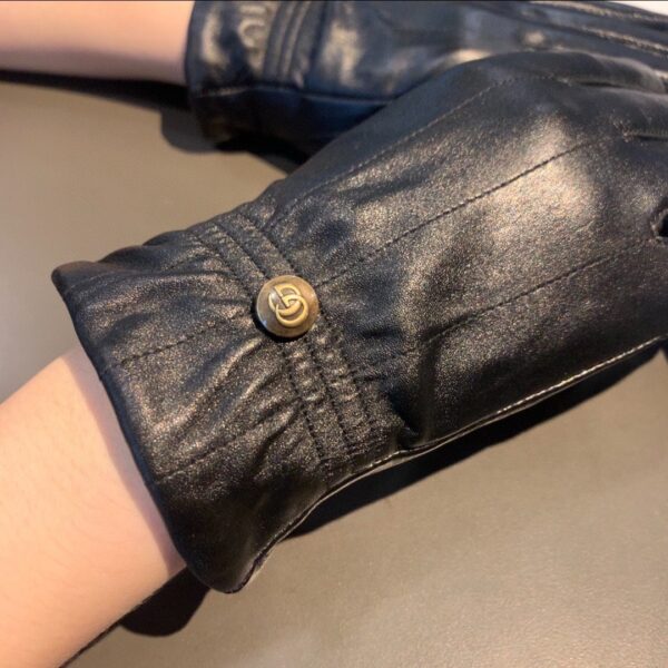 Gucci Gloves With Signature Double G Motif In Black