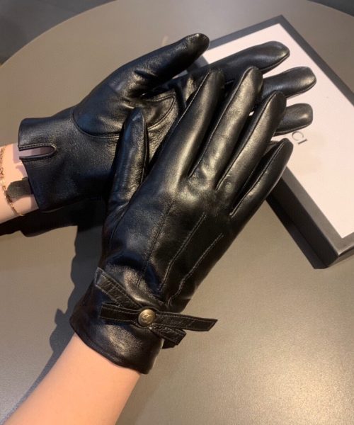 Gucci Gloves With Signature Double G Motif In Black