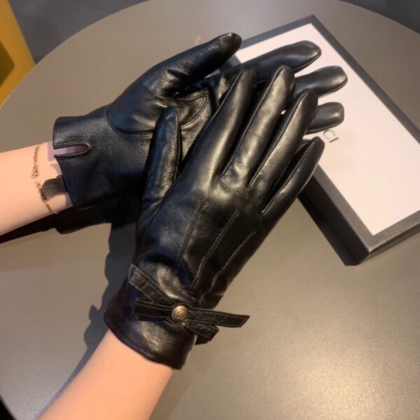 Gucci Gloves With Signature Double G Motif In Black