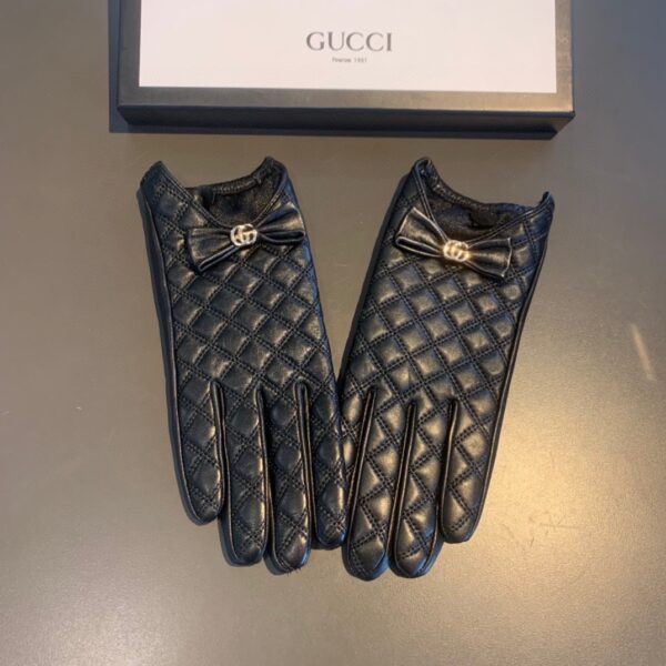 Gucci Gloves With Signature Double G Motif In Black