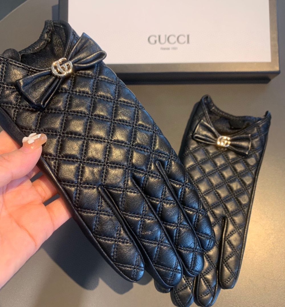 Gucci Gloves With Signature Double G Motif In Black