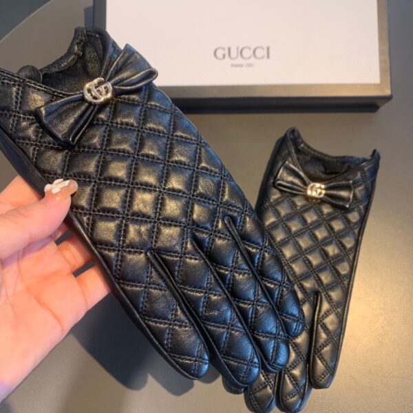 Gucci Gloves With Signature Double G Motif In Black