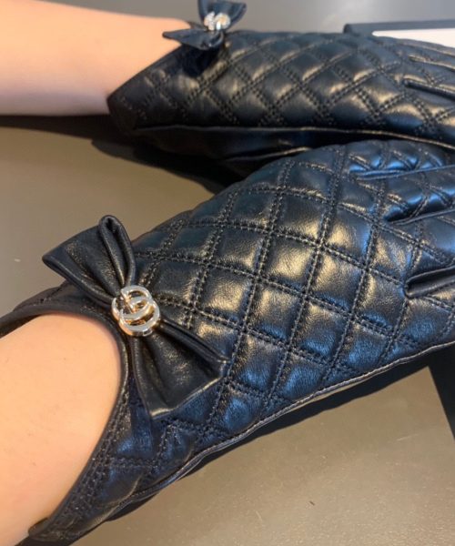 Gucci Gloves With Signature Double G Motif In Black