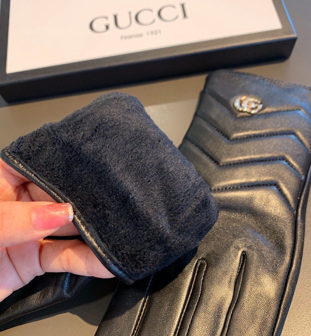 Gucci Gloves With Signature Double G Motif In Black