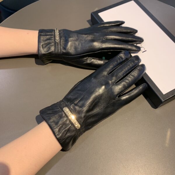 Gucci Gloves With Signature Double G Motif In Black