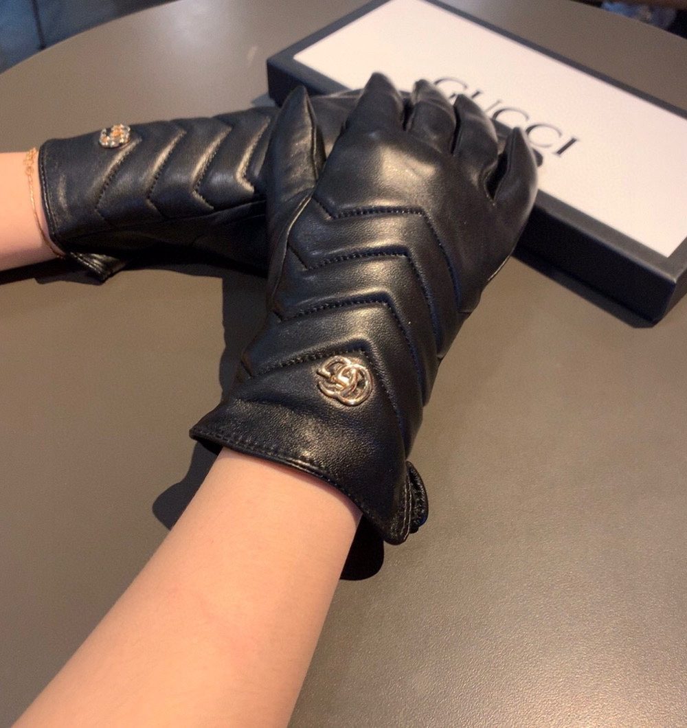 Gucci Gloves With Signature Double G Motif In Black
