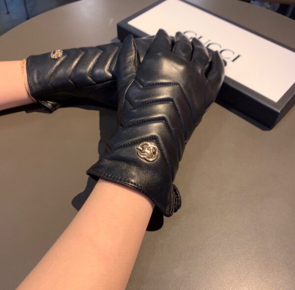 Gucci Gloves With Signature Double G Motif In Black